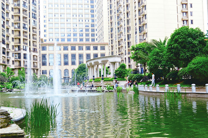 神农步行街绿化工程、宏聚地中海绿化工程、中伟·世纪城南北绿化工程